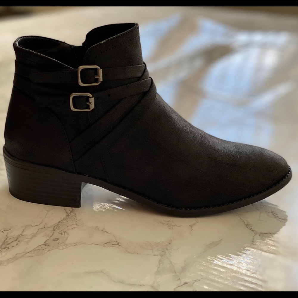 Maurice’s Raven Cross Strap Ankle Booties - Picture 3 of 7